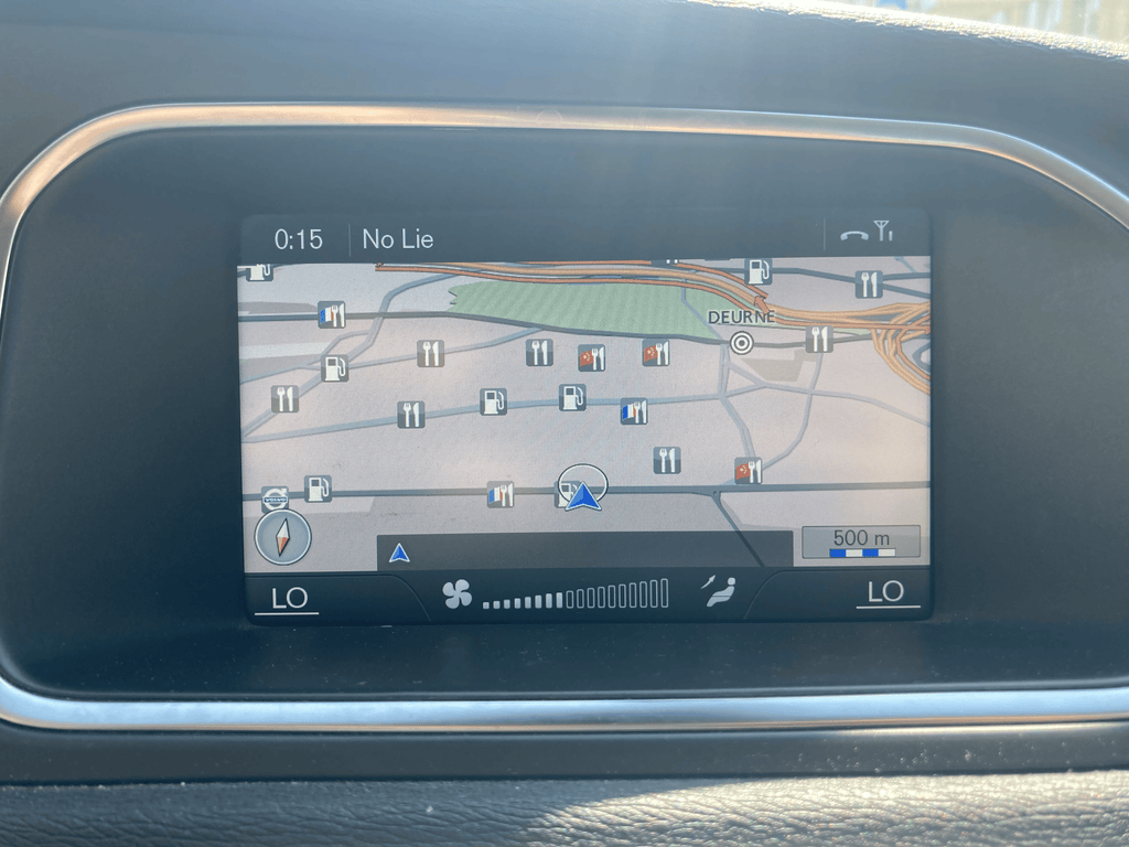 Volvo v40