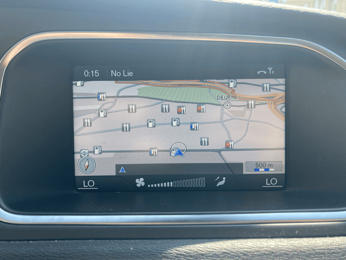 Volvo v40