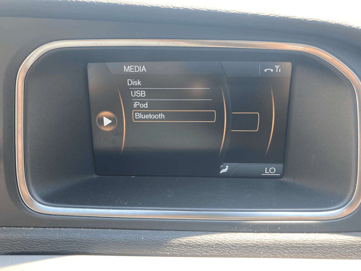 Volvo v40