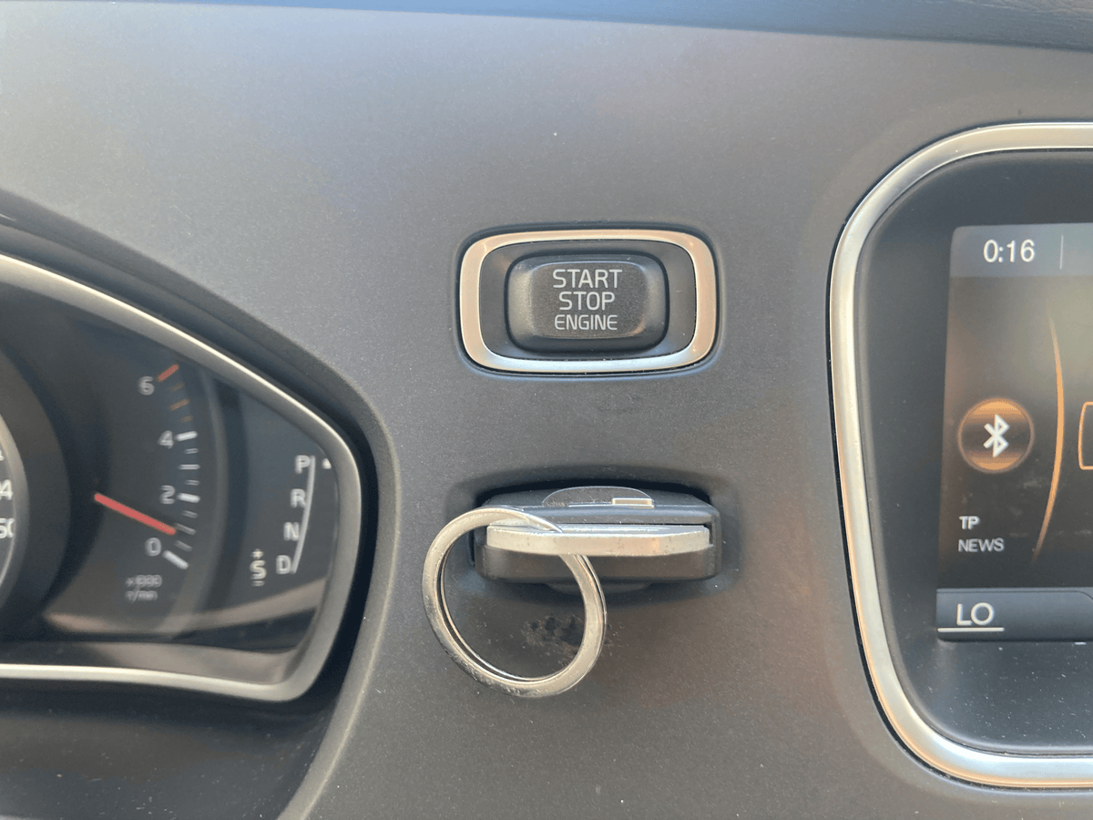 Volvo v40