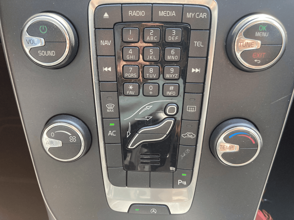 Volvo v40